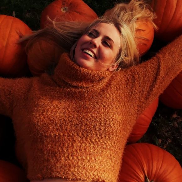 Meet your Posher, Sarah - Picture 1 of 1